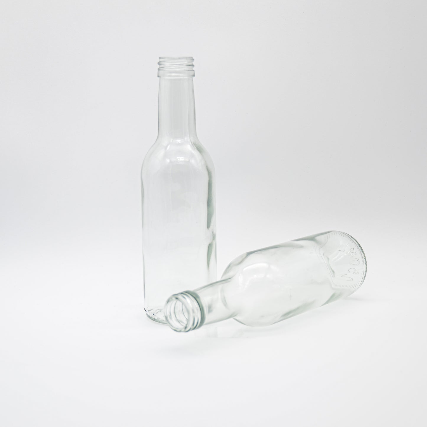 250ml/8oz Clear Glass Bordeaux Bottle 28mm