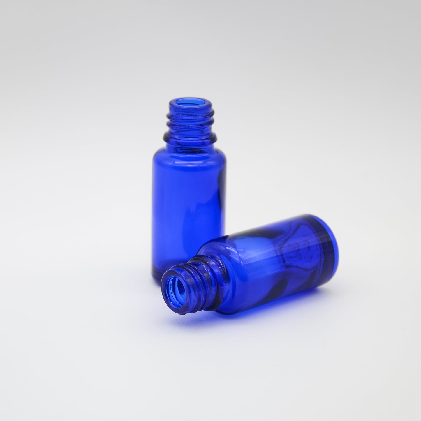 15ml Blue Glass Boston Round Dropper Bottle 18 DIN